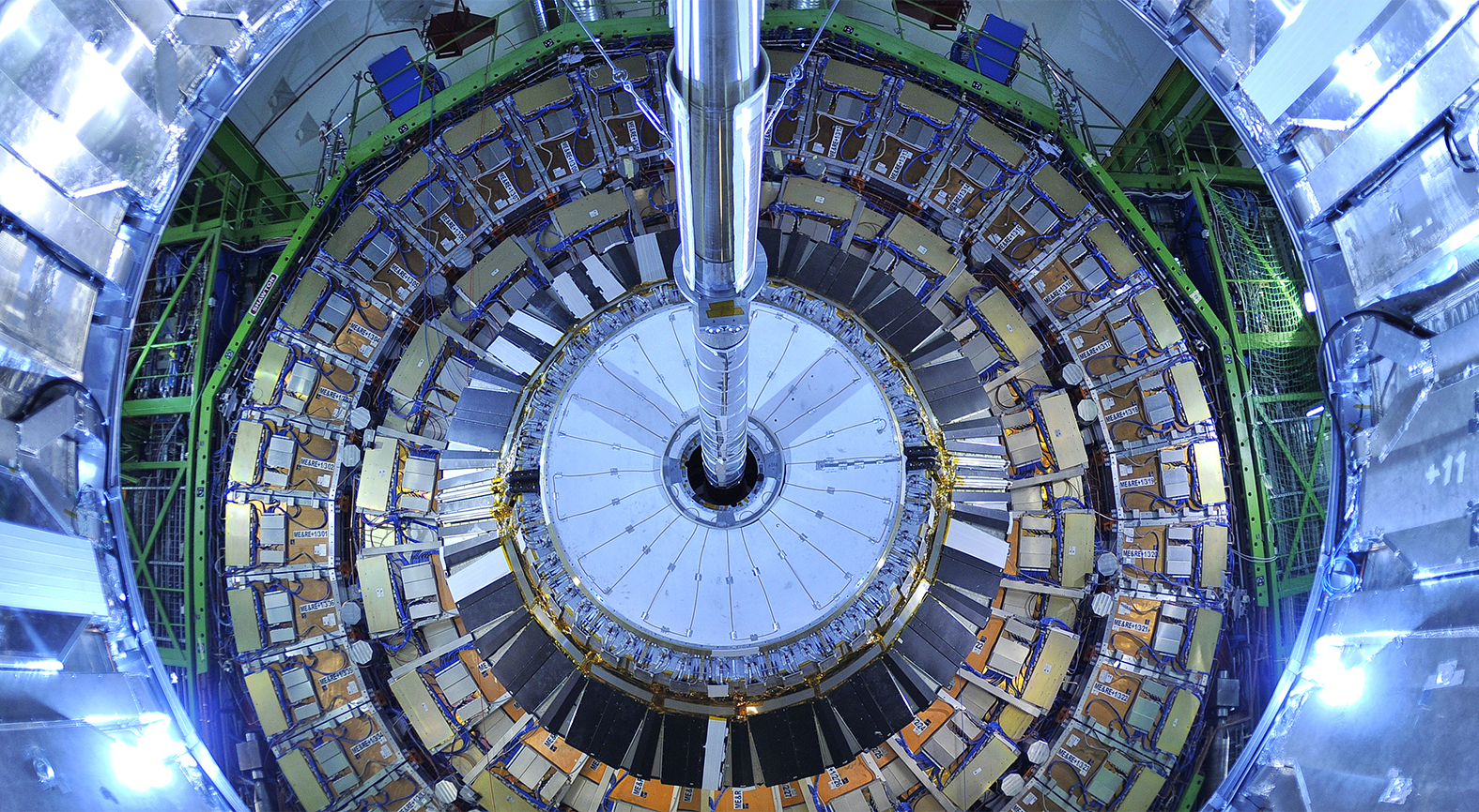 Údaje z historického výskumu v CERN sú bezpečne uchované na piqlFilm